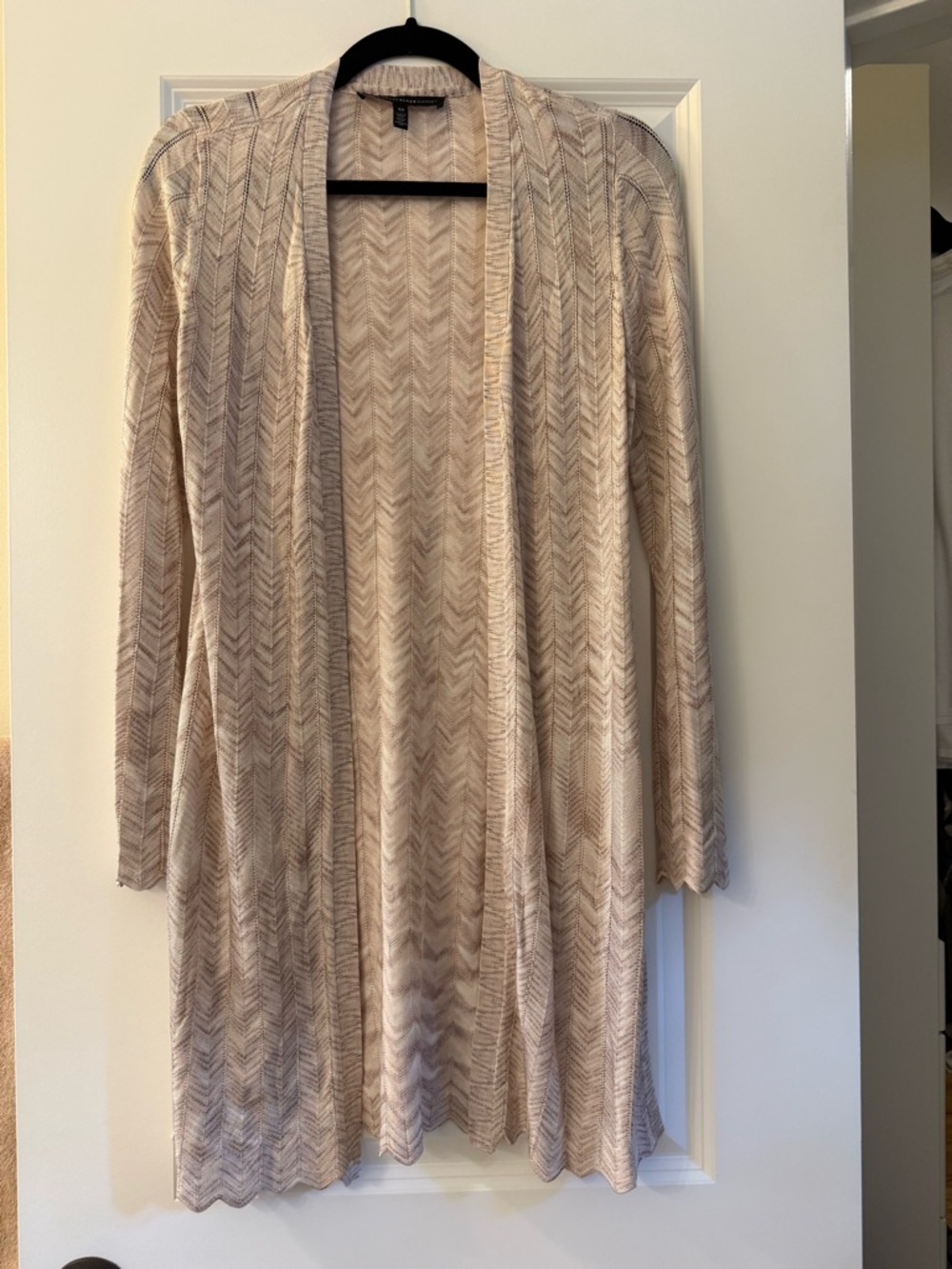 White House Black Market Beige Chevron Open-Front Cardigan